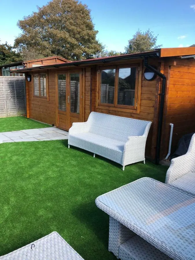 Woodingdean Lodge And Rooms 브라이턴 0*,  영국